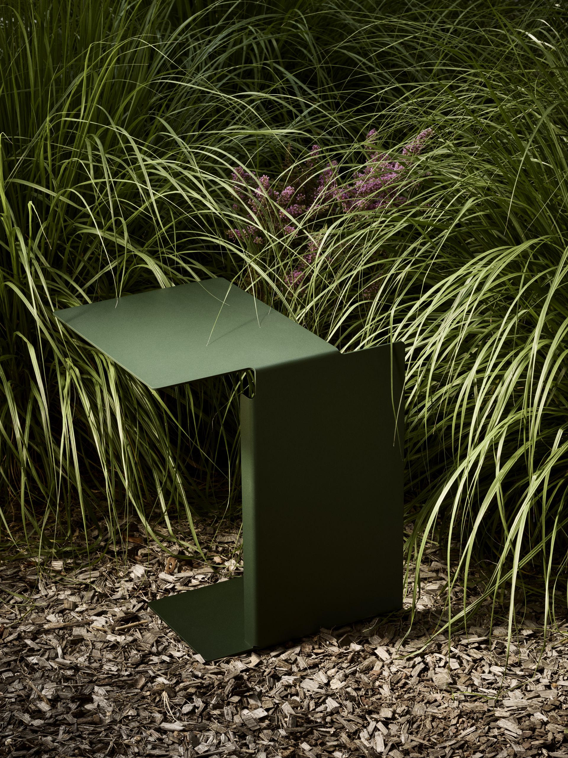 ClassiCon-outdoor-diana-b-green-photo-frinzel.jpg
