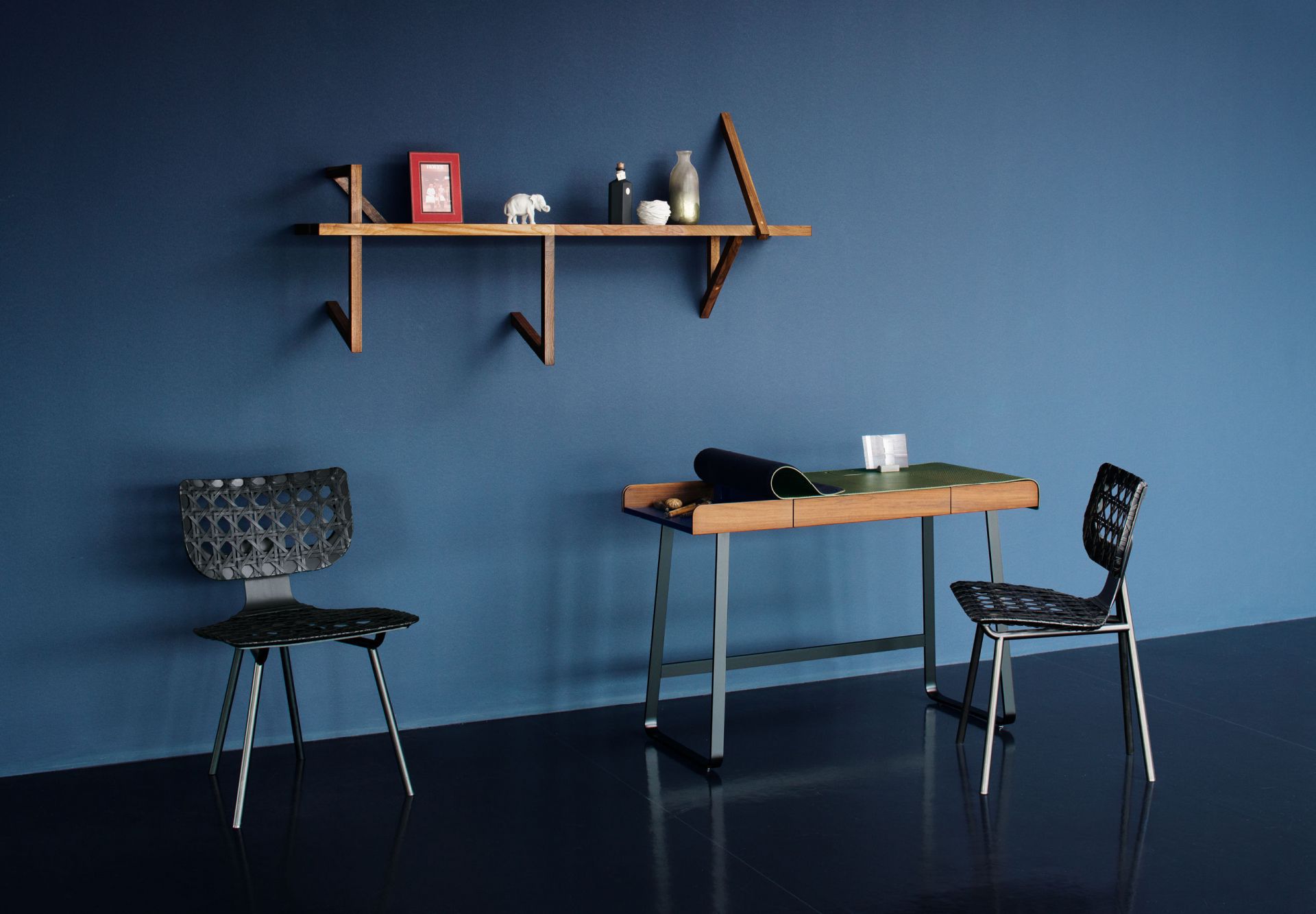 ClassiCon-Taidgh-Shelf-D-content-1_2x.jpg