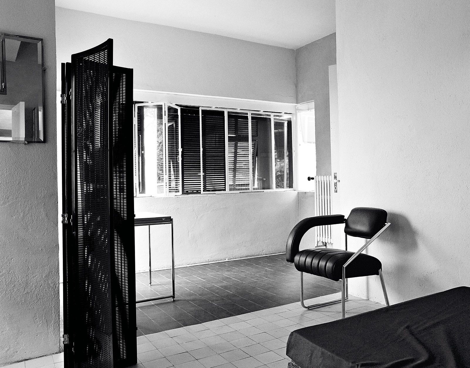Eileen-Gray-c2_2x.jpg
